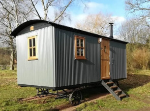 Gaggle Of Geese Pub & Shepherd Huts