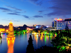 Guilin Lijiang Waterfall Hotel