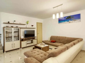 Luxury villa Mar with pool 200m from the beach and restaurants