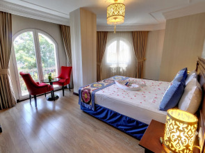 The Magnaura Palace Hotel