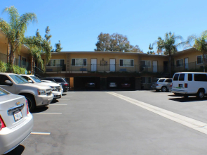 Anaheim Islander Inn and Suites