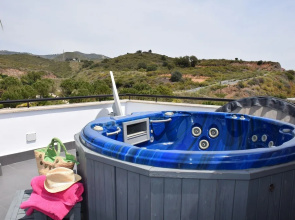 Semi Detached Townhouse Near The Beach