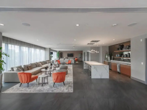Cozy apt from Downtown Doral Park