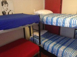 Travellers Place Hostel