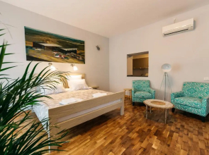 YellowBoot Aparthotel