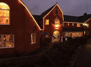 Fox & Hounds Country Hotel