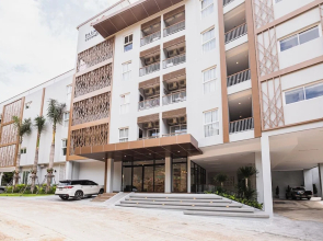 Apartment at Palmetto Condo by Lofty