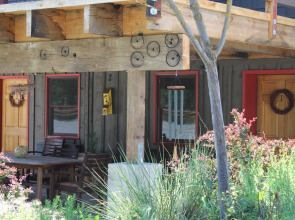 Mt Gardner Inn