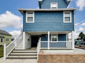 5 Blocks to Wildwood Beach: Family Getaway!