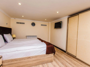 Отель Deluxe City