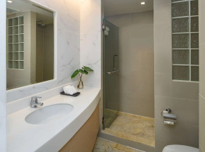 Отель PARKROYAL Suites Bangkok
