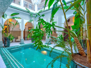 Zwen Zwen Boutique Hotel Rooftop & Spa