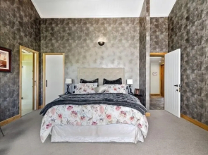 Ted's Place