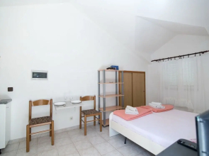 Apartments Pinija - Studio With Terrace -