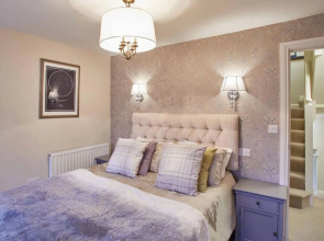 Host Stay Spyglass 1708
