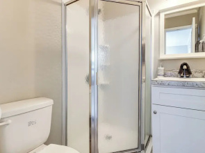 Walk to Ocean: North Topsail Beach Gem w/ Balcony!