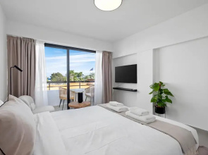 Finikoudes Marina View 202