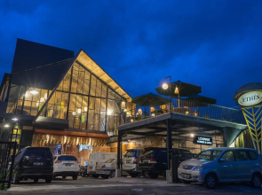 ETHES Coworking - Coliving & Lounge