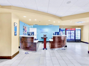 1BR King w Pool and Hot Tub - Near Universal