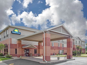 Days Inn by Wyndham Madison NE/Windsor