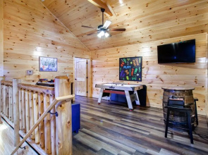 Swimming Bears Lodge 1 with Indoor Pool and Hot Tub