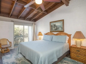 Oceans 2 4 Bedroom Condo by RedAwning