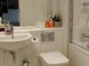 whats she want-- 2beds 2bath apartment