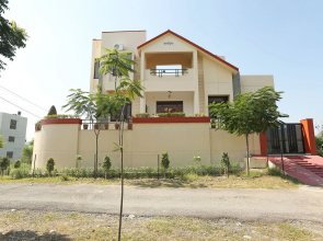 Gulmohar guest house