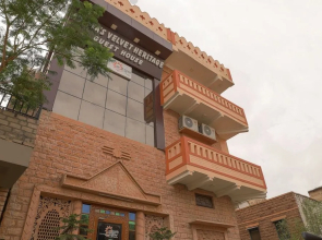 OYO 14817 Aditya's Velvet Heritage