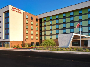 Hampton Inn & Suites Las Vegas Convention Center - No Resort Fee