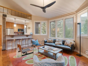 Manitou River House 113 by Avantstay A Location