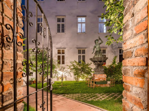 Best Western Plus Celebrity Suites