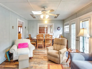 Dog-friendly Newland Cabin w/ Deck + Lake Access!