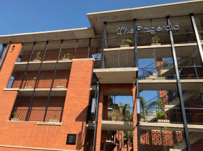 Trendy Melrose Apartment