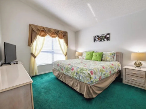 Sandra's Eagle Pointe Vacation Home