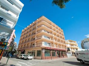 The Red Hotel by Ibiza Feeling - Adults only