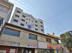 OYO 27897 Hotel The Grand Bansi