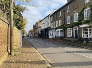 Immaculate 1-bed Apartment Near the River Thames