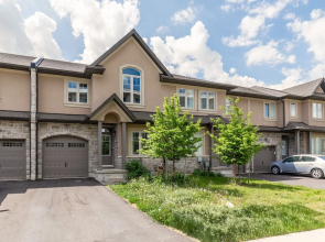 GLOBALSTAY. Modern Lake Ontario Townhomes