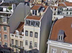 1 Bedroom Top Floor Apartment W Terrace & River View