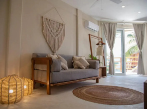 Noah Beach Hotel & Suites