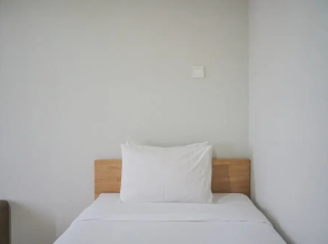 Minimalist Studio at Beverly 90210 Apartment