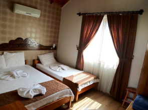 Arkadas Otel