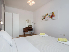 3 - Modern Apartment With Garden, 80m From Beach