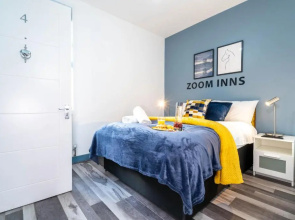 Modern, stylish studio with Netflix