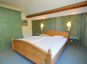 Charming Holiday Home in Robertville with Steambath