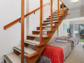 Sunny Sea Views - Snells Beach Holiday Home
