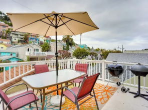 Tropical Island Escape w/ Deck, Walk to Avalon Bay