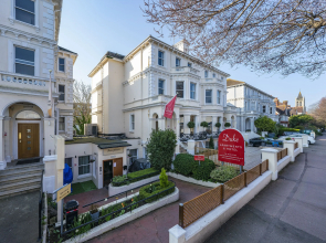 Arlo Apartments