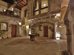 Charming Cave Hotel